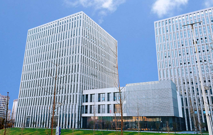 制药行业废水治理技术路线对比与中曜国际工程实践